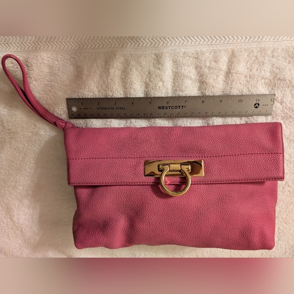 Salvatore Ferragamo Pink Leather Gancini Flap XLarge Clutch - Picture 2 of 13